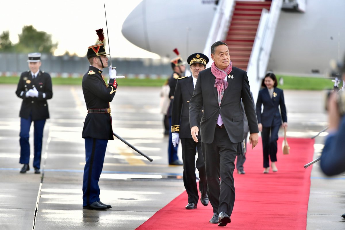 จิราพร สินธุไพร รัฐมนตรีประจำสำนักนายกรัฐมนตรี ร่วมคณะเดินทาง นำโดยท่านนายกรัฐมนตรี เศรษฐา ทวีสิน เดินทางถึงท่าอากาสยานปารีส ออร์ลี ในโอกาสเยือนสาธารณรัฐฝรั่งเศส ร่วมงาน Thailand-France Bussiness Forum ณ กรุงปารีส @j_sindhuprai #จิราพรสินธุไพร