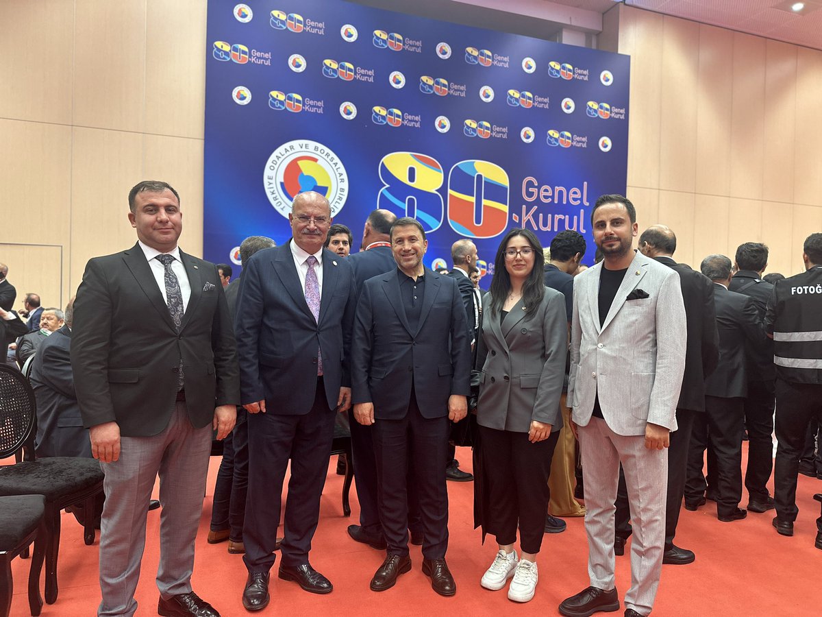 Ankara Ticaret Odası Başkanımız <a href="/GurselBaran/">Gürsel Baran</a> , Siirt Ticaret ve Sanayi Odası Başkanımız <a href="/guvenkuzu56/">Güven Kuzu</a> , Genç Girişimciler Kurulu Başkanı <a href="/yafezturhan/">Yafez TURHAN</a> , Kadın Girişimciler Kurulu Başkanı Meltem Gelgen ve Siirt Tso Genel Sekreteri R. Başar Taner ile Tobb 80. Yıl Genel Kurulundayız.