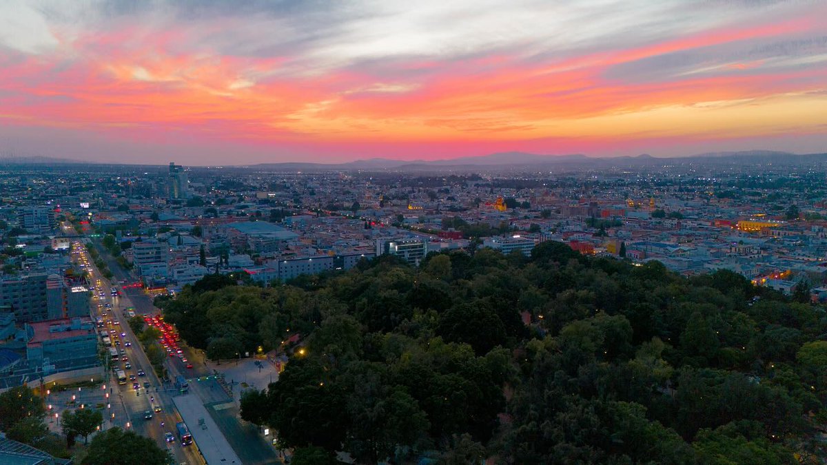 Colores de otros mundos, ¡cortesía del cielo en #QueretaLOVE!
🌇💞

Foto: elielrubio.3 @ IG