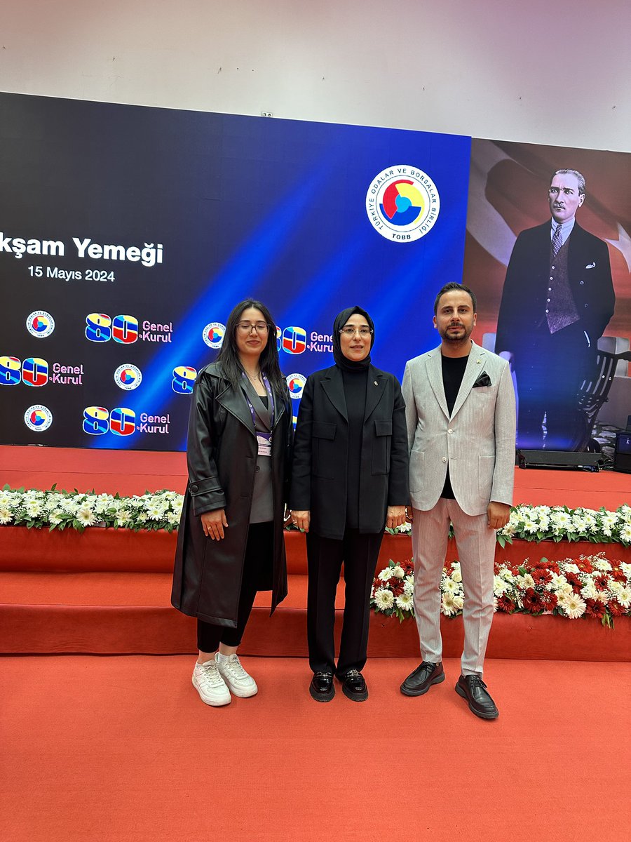 AkParti Şanlıurfa Milletvekilimiz Cevahir Asuman Yazmacı ile Tobb 80. Yıl Genel kurulumuzda bir araya geldik. 
<a href="/CYAZMAC/">CEVAHİR ASUMAN YAZMACI</a> <a href="/guvenkuzu56/">Güven Kuzu</a>  <a href="/SiirtTSO/">Siirt TSO</a>