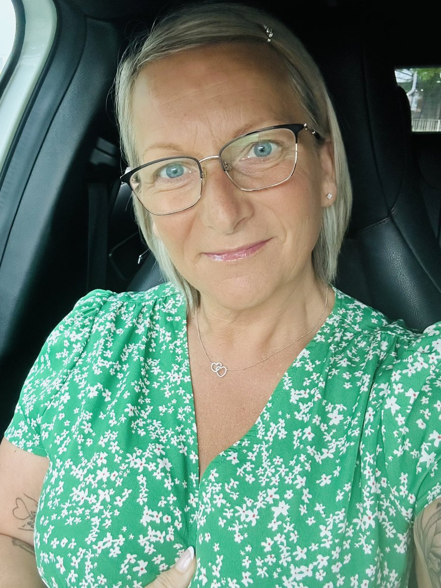 It’s Mental Health Awareness week and today is “wear it green “.  It’s so important to talk , never be embarrassed if things feel a little much .  We all have things in our lives which we try to juggle , and sometimes all we need to do is stop . It’s ok . 💚
