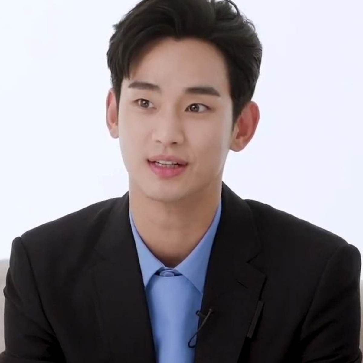 iiucx24's tweet photo. بواه و سوهيون ابطال دراما الكوميديا السوداء  #KnockOff تدور أحداث الدراما في أوائل العقد الأول من القرن الحادي والعشرين منذ أزمة النقد الأجنبي عام 1997 والتي تصور قصصًا متنوعة حول السلع الفاخرة المزيفة .🖤🖤✨✨ https://t.co/uzuHLsZDQi