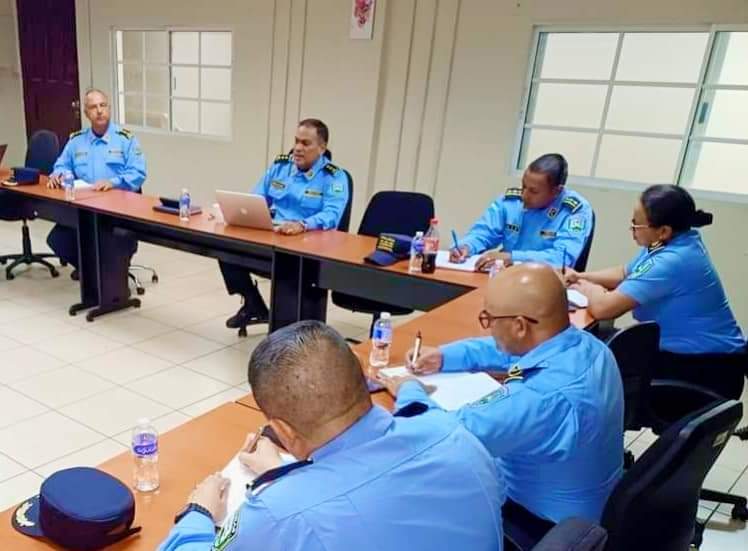 ITPRRPP2024's tweet photo. "Trabajando para fortalecer la educación policial en Honduras 🚔💪 ¡Juntos, construimos un futuro más seguro! 👮‍♀️👮‍♂️ #PolicíaNacionalHonduras #EducaciónPolicial #SeguridadCiudadana"@UNPH_EP https://t.co/t2QEjrLrLy