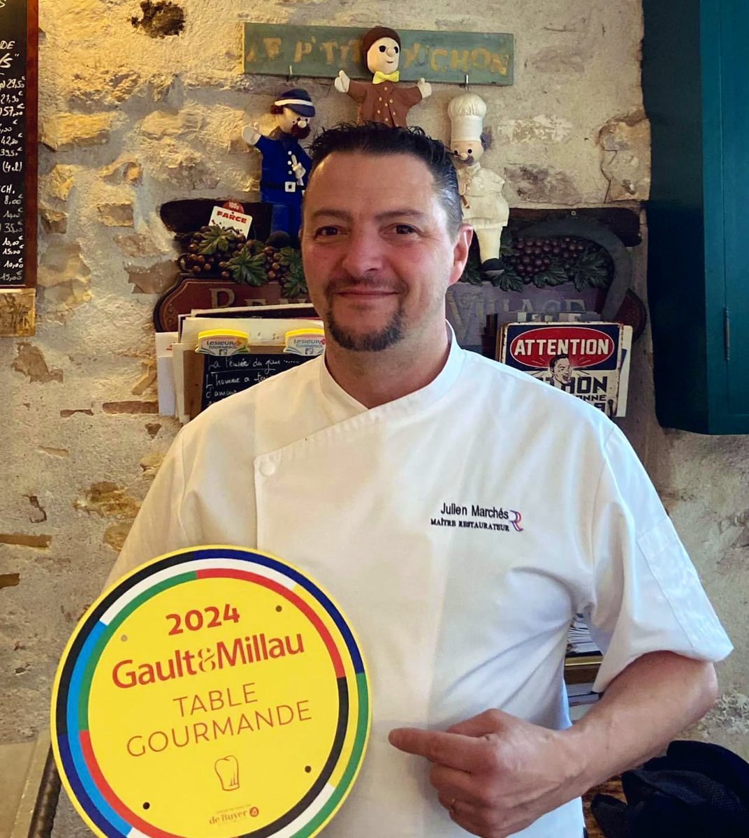 #Gastronomie 🍽️ - Bravo au restaurant Le p'tit bouchon pour la reconnaissance du @gaultmillau au titre des « Tables gourmandes 2024 ». Une très belle distinction bien méritée pour cette institution de la rue Grande de @Chateauroux36. 🏅 Bravo à Julien Marchès et à son équipe ! 👏