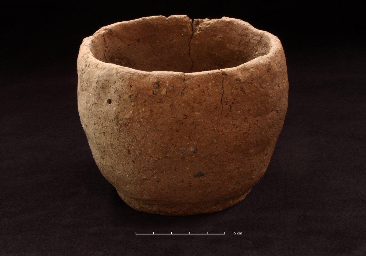 Prehistoric tub-shaped bowl vessel associated with inhumation burial. Excavated from site E2980 Moone, N9/N10 Kilcullen to Waterford Scheme, Contract 5. 📷 @inkdropart, 2009 Client: @KildareCoCo Funding: @TIINews #Archaeology #Ireland #Kildare