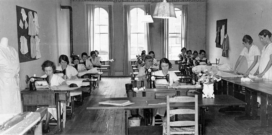 Administrator Harry Hopkins (1890-1946) was also the architect of the previous work relief programs, the #FERA (Federal Emergency Relief Administration, 1933-1935) and the ideal but temporary #CWA (Civil Works Administration, winter 1933-1934).
#GreatDepression #FDR #TheNewDeal