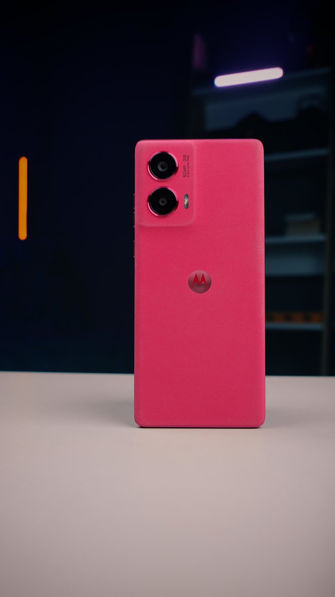 Q3. What is the finish of Hot Pink colour variant of the #motorolaEdge50Fusion called? A. Glass Back B. Vegan Suede C. Plastic Glass D. Super Plastic #motorolaEdge50Fusion #winmotoEdge50Fusion #OwnTheSpotlight