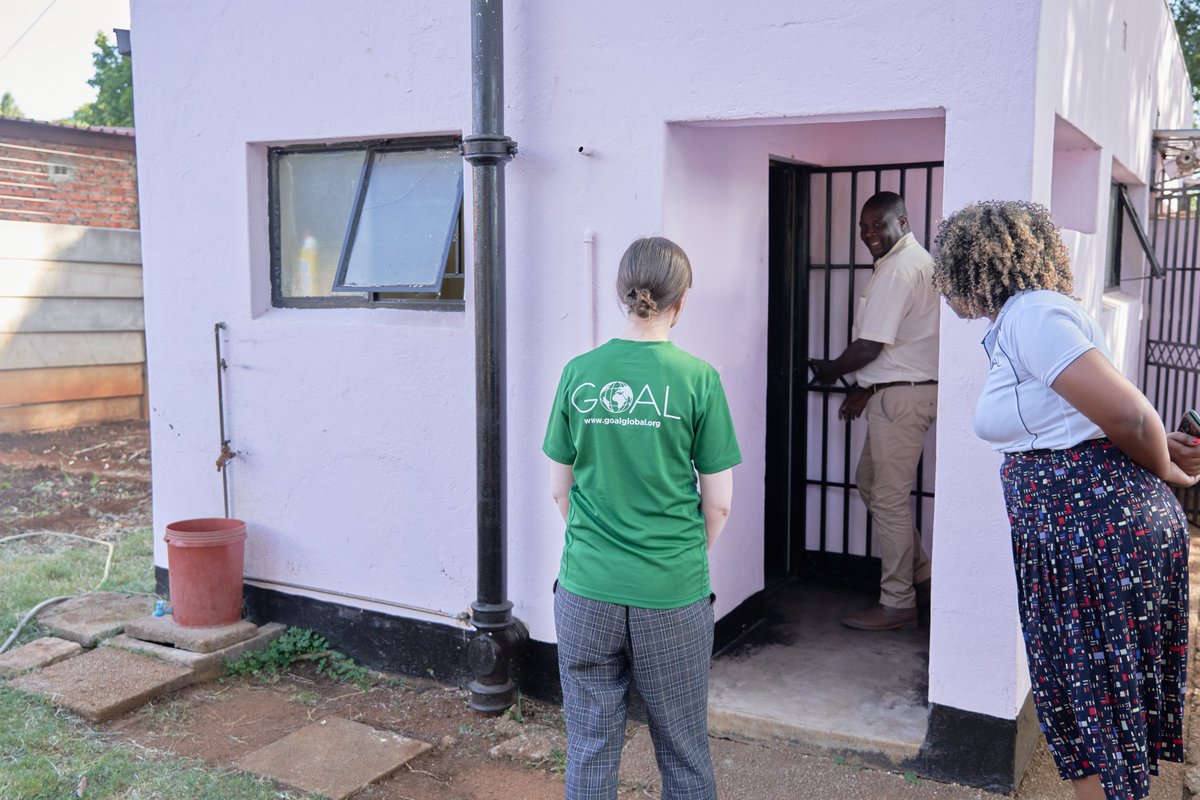 During her visit to Zimbabwe, @GOAL_Global's GESI Advisor visited Uplift GESI & protection activities, including the @childlinezim Call Centre, @MUSASAZIM static center at Matapi Clinic in Mbare, & Zimbabwe's first safe shelter for men being manned by @PadareMen. @UsaidZimbabwe