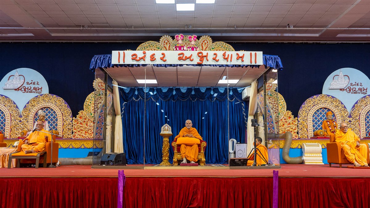 HH Mahant Swami Maharaj's Vicharan: 15 May 2024, Sarangpur, India gfrc6.app.goo.gl/X4BS