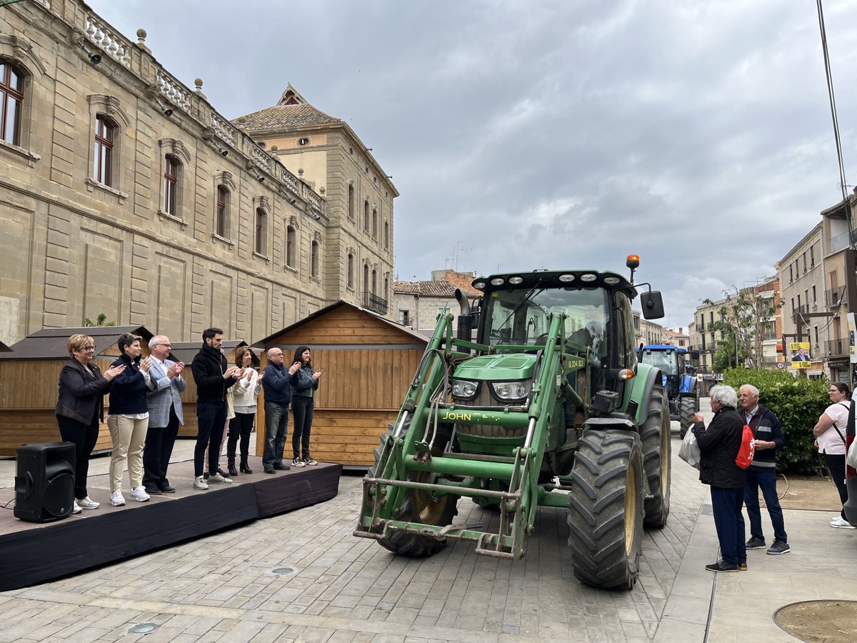 paeriacervera's tweet image. 👉 #Cervera va celebrar, dimecres 15 de maig, la 68a desfilada de tractors de la Diada de Sant Isidre, amb la participació de 43 tractors i 2 carretes engalanades.

ℹ️ ja.cat/gXQZq.
