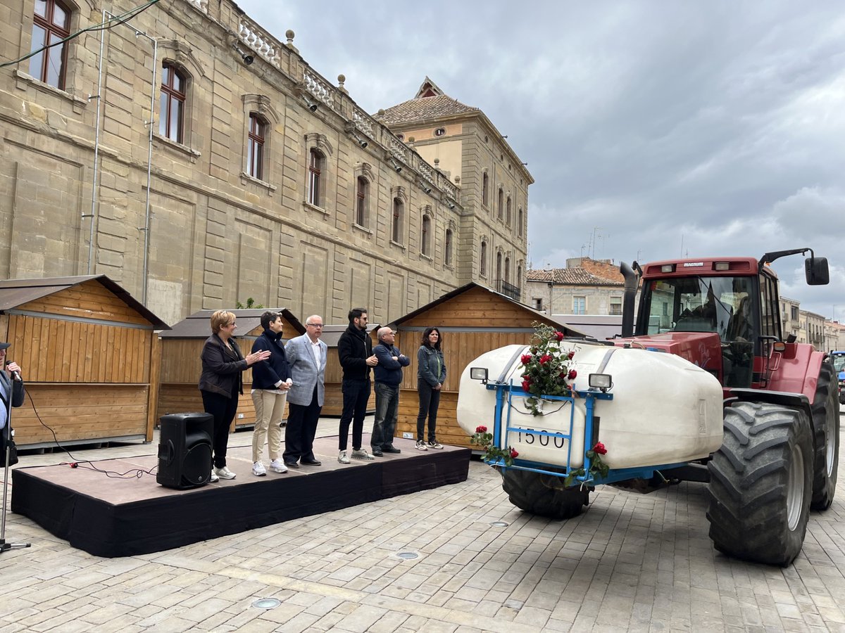 paeriacervera's tweet image. 👉 #Cervera va celebrar, dimecres 15 de maig, la 68a desfilada de tractors de la Diada de Sant Isidre, amb la participació de 43 tractors i 2 carretes engalanades.

ℹ️ ja.cat/gXQZq.