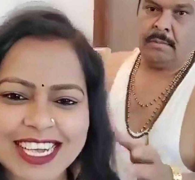 AIN NEWS 1: देश की बडी पार्टी भाजपा के ही पूर्व विधायक का एक ऐसा वीडियो वायरल हो रहा है जिसमें वह एक महिला के बालों को कंघी से सवार रहे हैं, हालांकि इस पूरे मामले में भाजपा विधायक ने अपनी सफाई देते हुए उस विडियो को एक फिल्म का हिस्सा बता दिया
ainnews1.com/a-video-of-a-f…