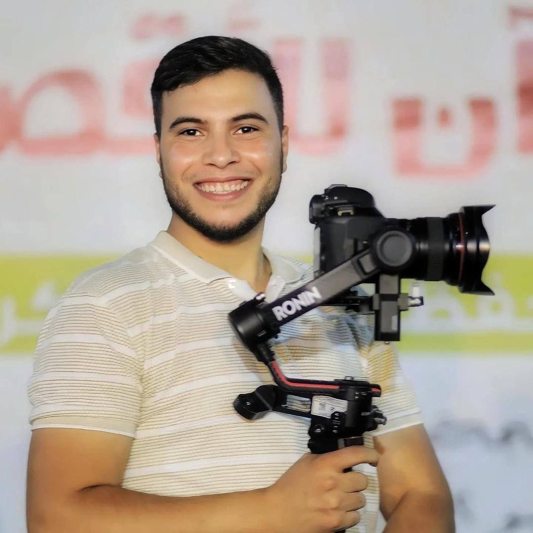 RamAbdu's tweet photo. Breaking: The Israeli army kills the journalist Mahmoud Juhjouh, his wife, and children by bombing their home in the Sheikh Radwan neighborhood in northwest Gaza City. https://t.co/eY2LpDTmBE