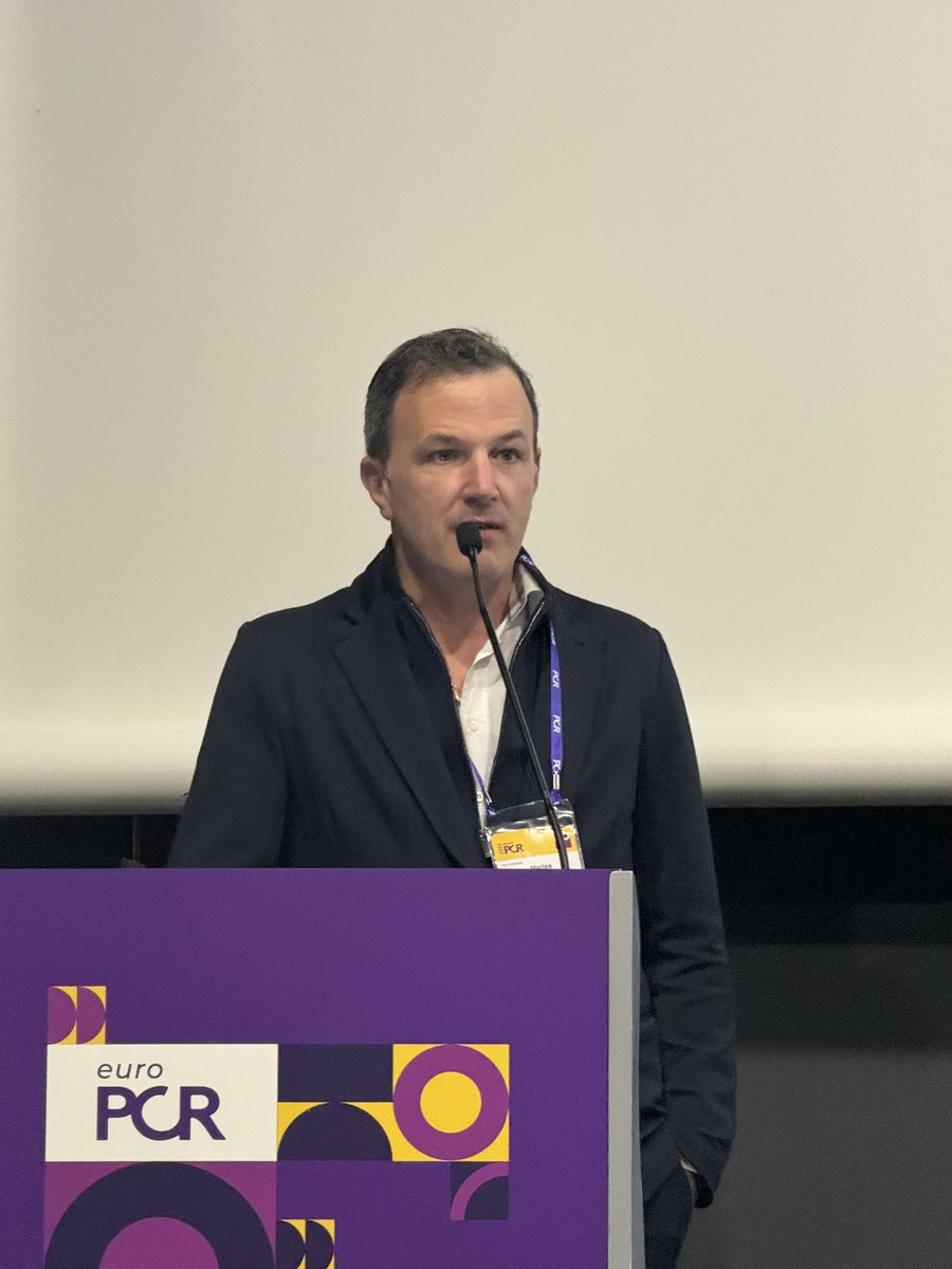 Happening now ⬇️ Dr. Marios Vlachojannis. A kiss crushed the 🥳Party! The left main Imaging in #euroPCR. Great presentation from @vlacho13 from @klinikumlippe