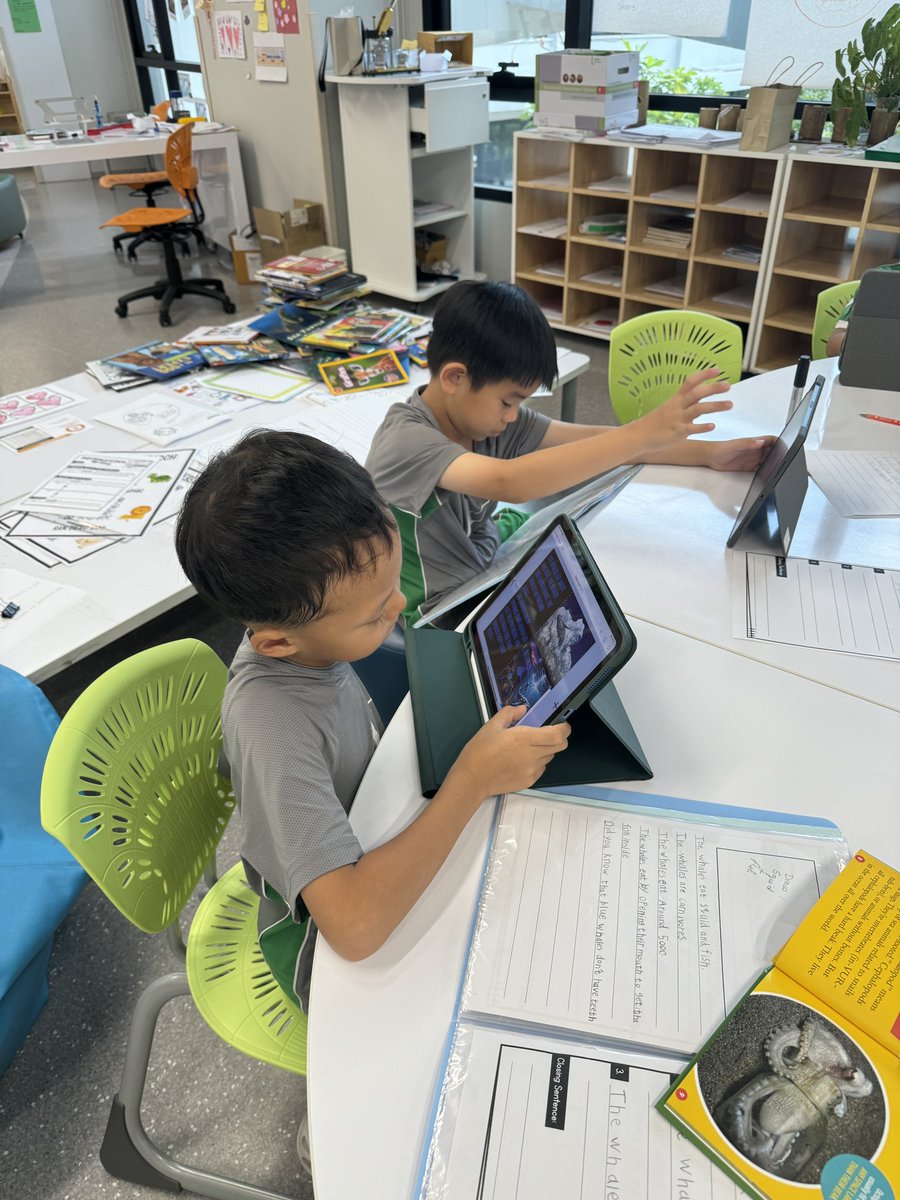 Learners in cohort 1-2 @versoschool are turning their non fiction writing into ebooks to share with friends and family #DigitalLiteracy #EdTech learners love using their @AppleEDU #iPad and @BookCreatorApp ❤️