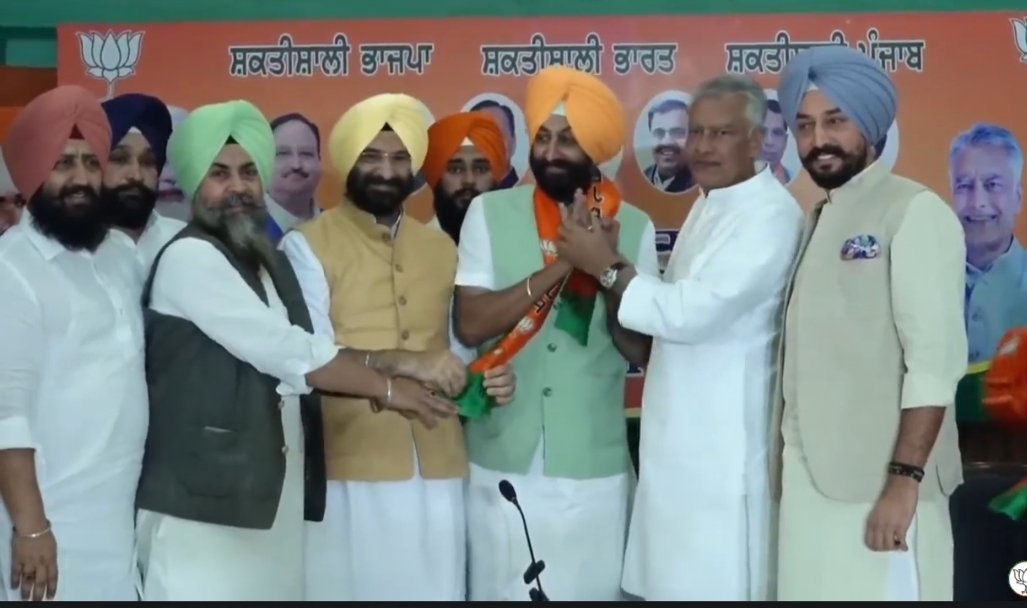 Ravikaran Khalon has joined BJP in the presence of state president Sunil Jakhar.Induction of Khalon is a big boost for BJP in Gurdaspur lok sabha.He has influence in 2 vidhan sabha's(dera baba nanak,fatehgarh churian).These are the weakest assemblies for BJP in this lok sabha.
