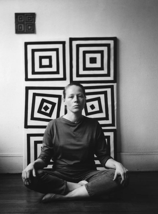 Visheh_xyz's tweet image. Structure of Squares (1974) by Vera Molnar, plotter drawing
A pioneer in computer and algorithmic art based on defined rules which determined the addition, transformation &amp;amp; linkage of series of figures or lines made drawing a completely predetermined act.
#generative_art #art