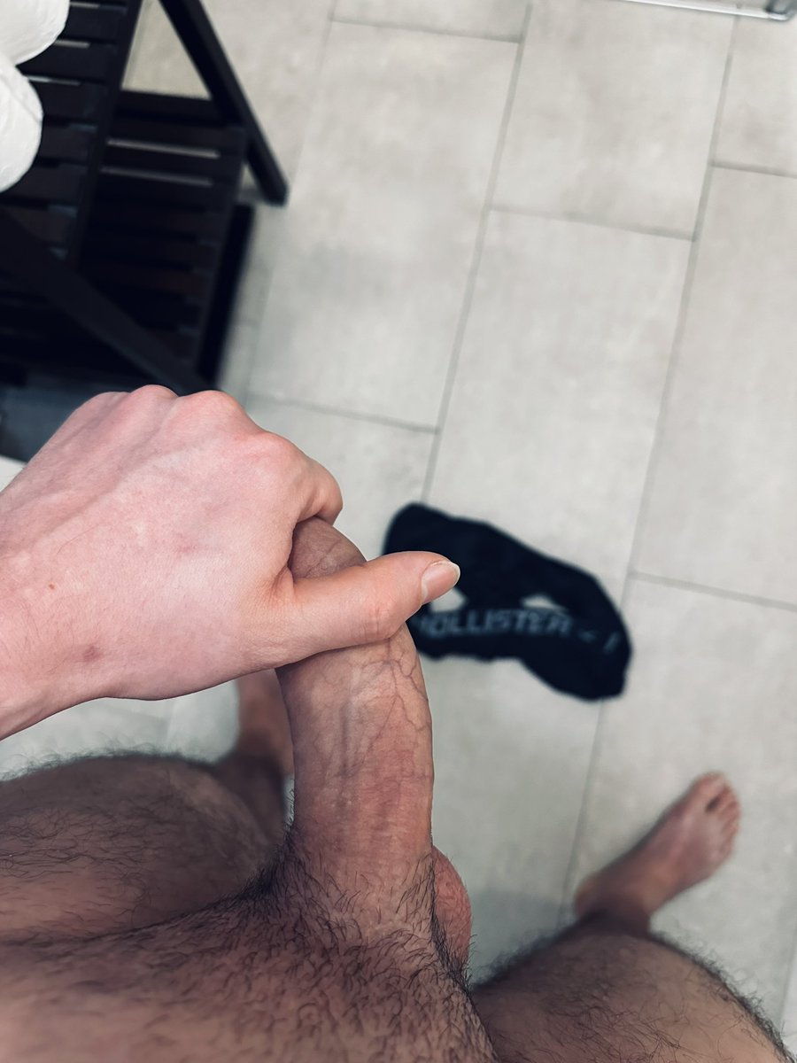 Good morning fags. 😈

Wer kniet sich hin? 🫡

Bitte reposten! 🔄