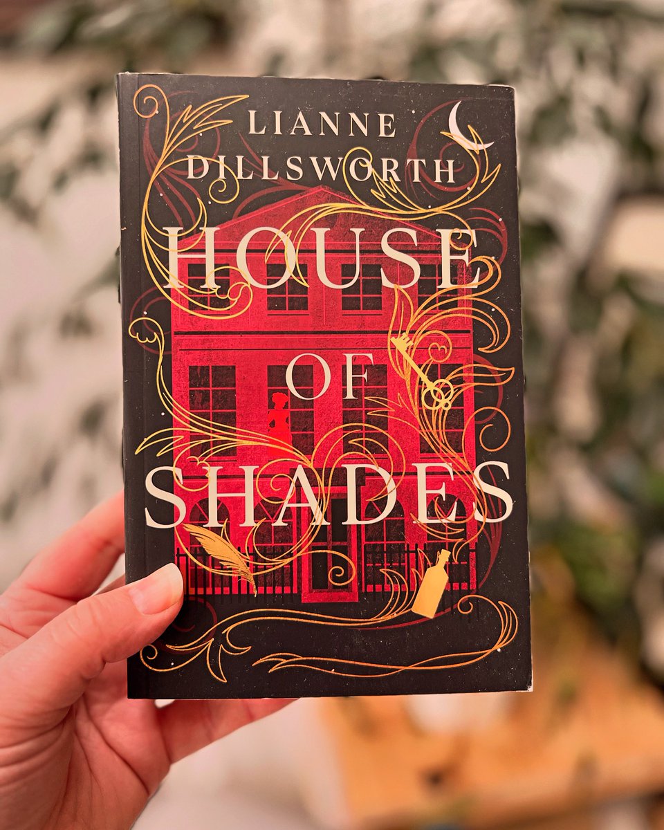 Out today! #HouseOfShades by #liannedillsworth @HutchHeinemann has landed! I loved #TheatreOfMarvels and can’t wait for this one. This gothic tale has had some great reviews Head to insta for all the deets ⬇️⬇️⬇️ instagram.com/p/C7BKLh7rn0I/…