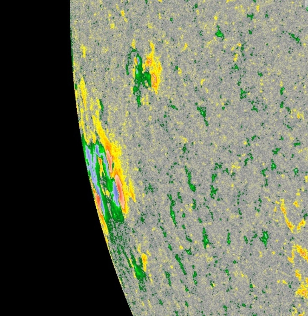 The magnetic configuration of the sunspot we were waiting is interesting. It produced a X-ray flash of light and 2 ejections in the last 2 days. We can expect other X-ray flares and some eruptive event those days.