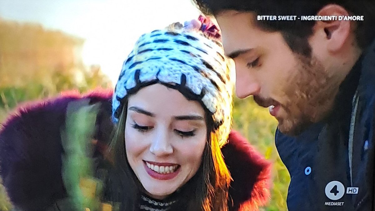 Eccoli qui loro e il loro ulivo 💫💫💫♥️♥️
I più belli I miei amori quante emozioni Alchimia Lavorativa Pazzesca #Rete4 #Dolunay #BitterSweet 
#CanYaman #ÖzgeGürel