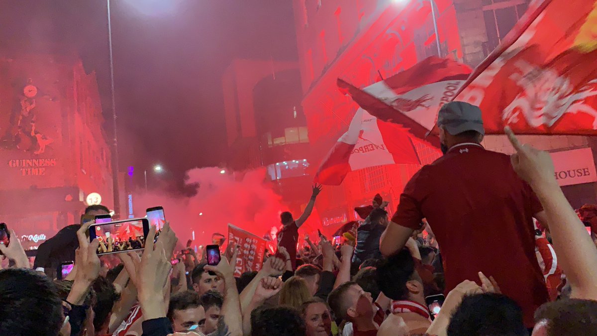 sjo_red7's tweet image. #JurgenRemindedUs #lfc 

The FA Cup Final was brilliant but the atmosphere in the city the day we won number 6 was incredible 
@TheAnfieldWrap
