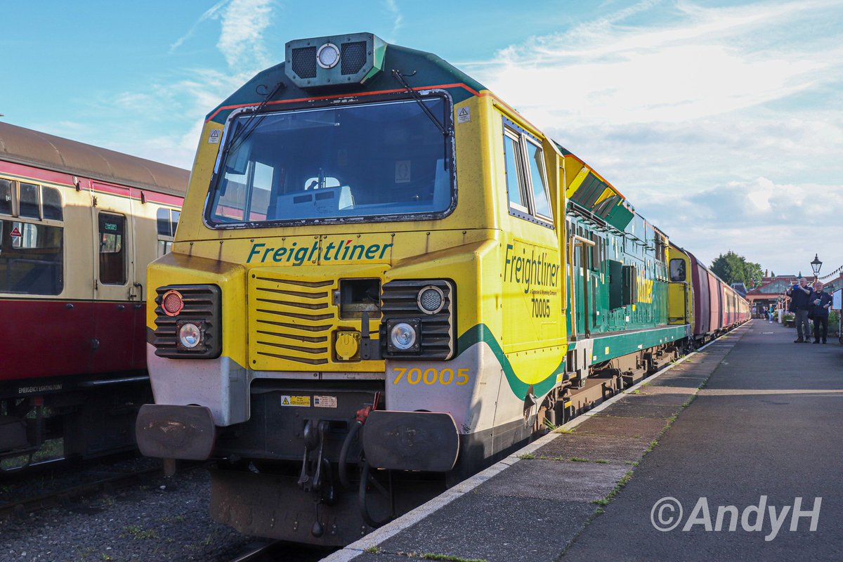 Morning from day 1 of @svrofficialsite diesel gala. @RailFreight 70005 rests at Kidderminster before getting ready for its first turn of the morning. #Freightliner #Fugly #SVRgala 16/5/24