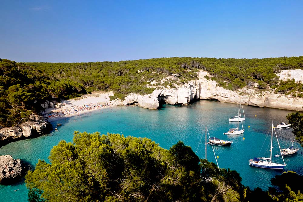 Quick Guide to a Sumptuous Summer on Spanish Islands and Coasts: bit.ly/4bxbDH6

#youdeservespain #visitspain #spaingastronomy #spaincoast #spaincruise #spainshopping #spainurban #spaincities #spainsustainable #spainroutes #spainecotourism  #campinginspain