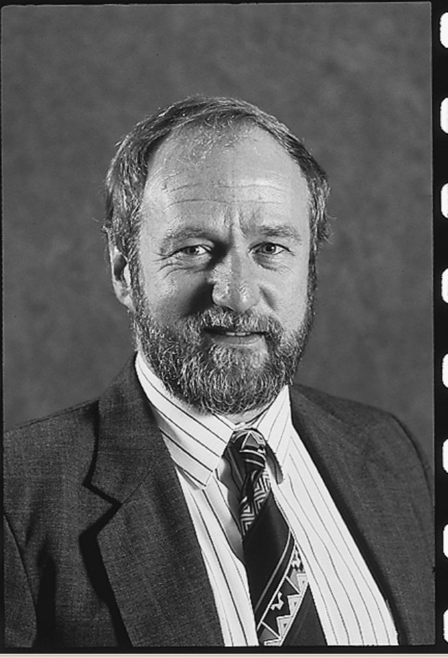 #ThrowbackThursday Derek Hanekom Served as the first Minister of Agriculture and Land Affairs  in the democratic SA from 1994 to 1999 #30YeasofDemocraticParliament #30YearsofDemocracy