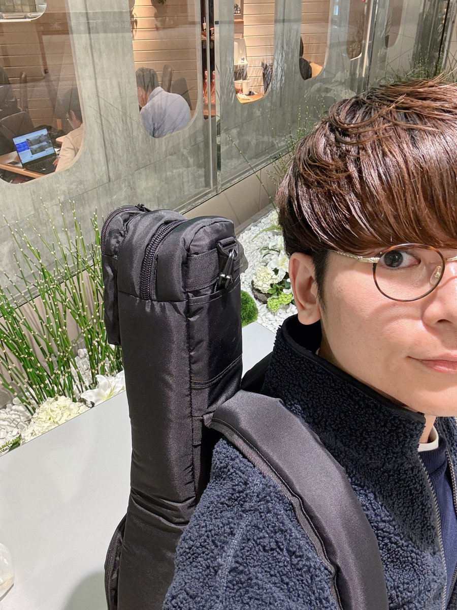 tomo8533's tweet photo. tkitki Air case 本当に軽くて中身入ってるか2回確認した😂
無事に北海道に到着しています✈️
ねむーーーーいけど、電車でも飛行機でも動画の仕上げ作業しながら進んでます😂
本日20時アップ予定🗓️見てね💫 https://t.co/kYwyvr05Ek