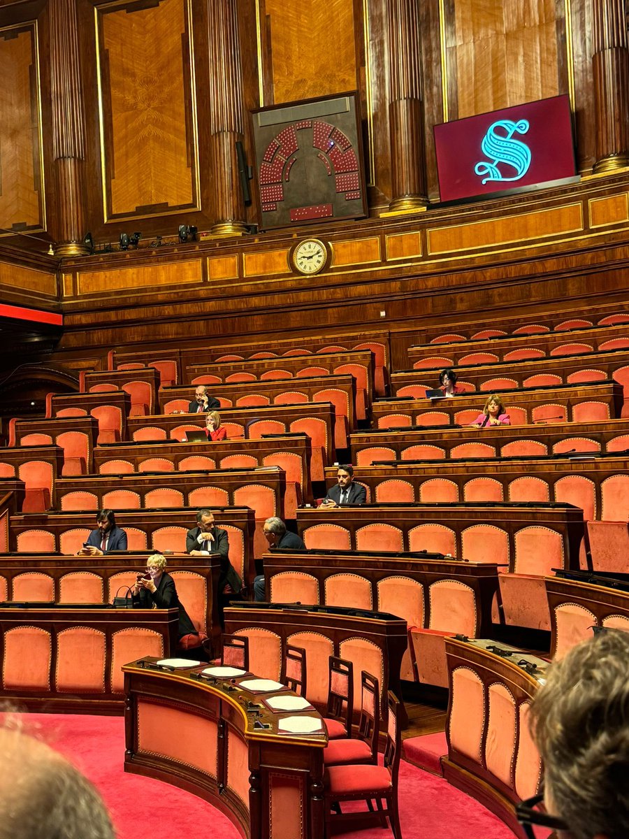 Sinistra in fuga dall’aula, piange perché @forza_italia cancella le tasse!