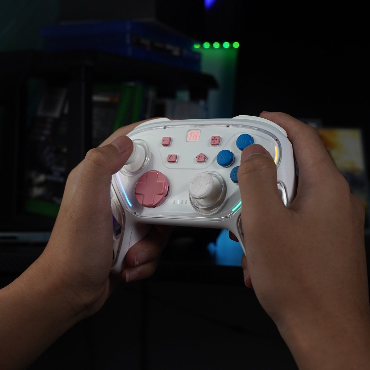 Hall effect sticks✔
HD rumble✔
Mappable buttons✔
Beautiful RGB lights✔
Anything else do you need?
#BINBOK #binbokgemini #nintendoswitch #gaming #Gaming #Controller
