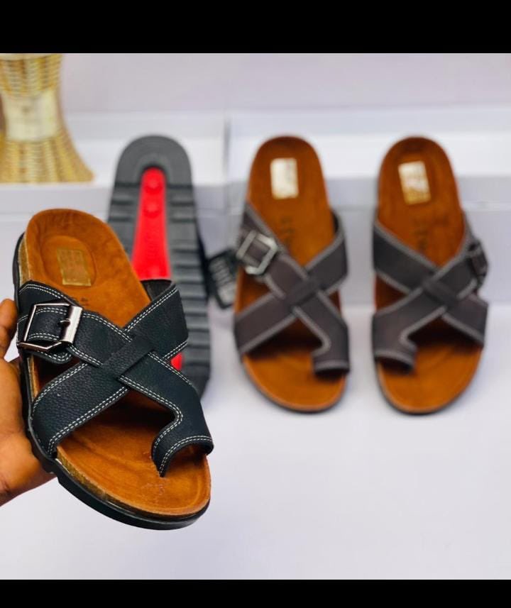 Slide Available in size 41-46 Price:7,000𝑵𝑮𝑵 Location:Ilorin Delivery:Nationwide To shop dm or click on the link in our bio Please RT