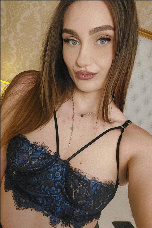 ruby_milesx's tweet image. Ready to embark on a journey of innocent exploration that takes a delightfully naughty turn? Let's dive in together
@TheWaringWomen
@Nym_HD
@SexyNDirty_
@Coach0302
@Assman3pt0
@keepmeintrigued
@carlosbb588_bb
@Hawker881_Promo