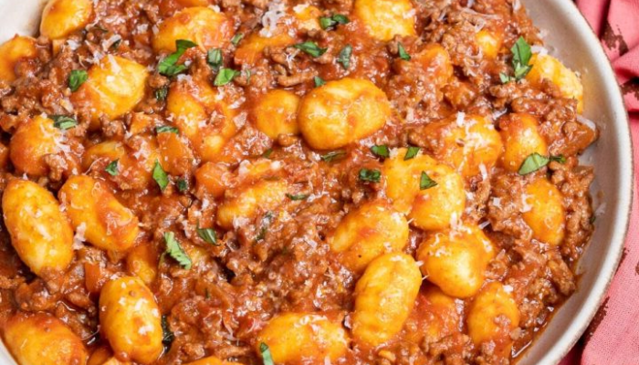 Getcakerecipes1's tweet photo. Easy Ground Beef and Gnocchi Recipe

Ground beef is typically made from minced beef, while gnocchi is made from mashed potatoes, flour, and sometimes eggs, resulting in a doughy texture.

( Recipe: https://t.co/2ZT4jtvBgr )

#mashedpotato #groundbeef #meatporn #gnocchi #recipe https://t.co/xYSCwQ2Blv