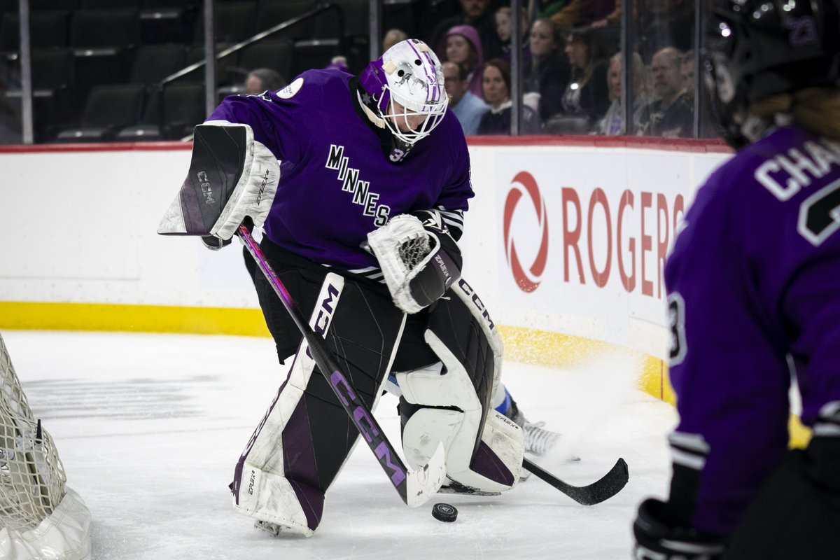 Maddie Rooney made 19 saves to win a goaltending duel and help send Minnesota to a 1-0 double-overtime victory over Toronto that forces a fifth and deciding game in the playoff series. @David_LaVaque writes: startribune.com/pwhl-playoff-s…