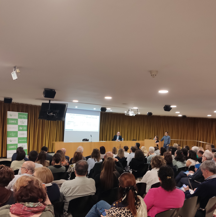 CAMFiC's tweet photo. Jornada #ActualitzacióTerapèutica a #Lleida- Primera taula sobre el maneig de la medicació en #gentgran i #fragilitat amb la Dra. @LaiaGene87 i el Farmacèutic Jordi Rosinach https://t.co/8ToJArOZ2J