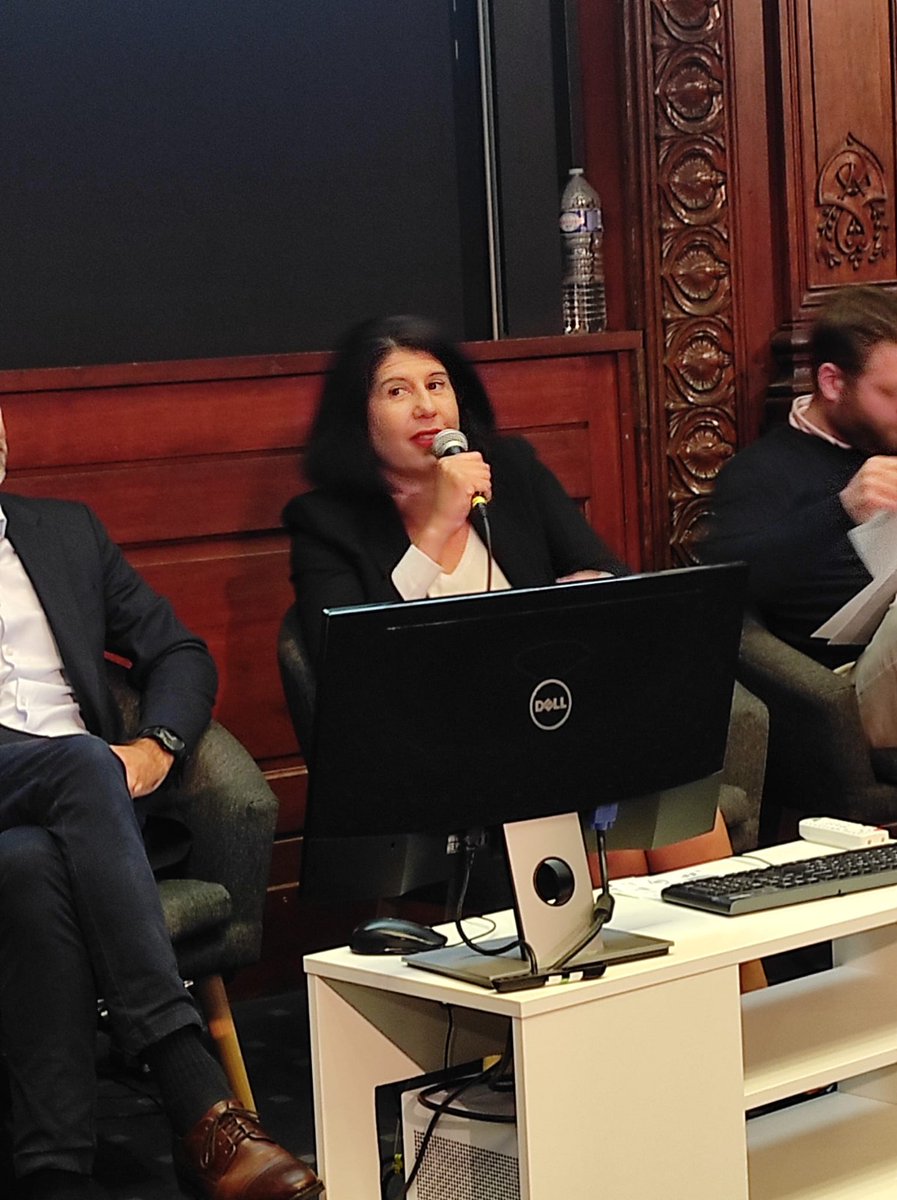 ESJLille's tweet photo. 🎙️ « L’ Éducation aux médias et à l’information est faite pour apporter l’esprit critique. Mais il est très difficile d’évaluer la transmission de l’esprit critique. » @aentraygues 

7eme #RencontresEMI 
#Europe #RegionHdf #Etat @MinistereCC https://t.co/NA6aBP2Z2I