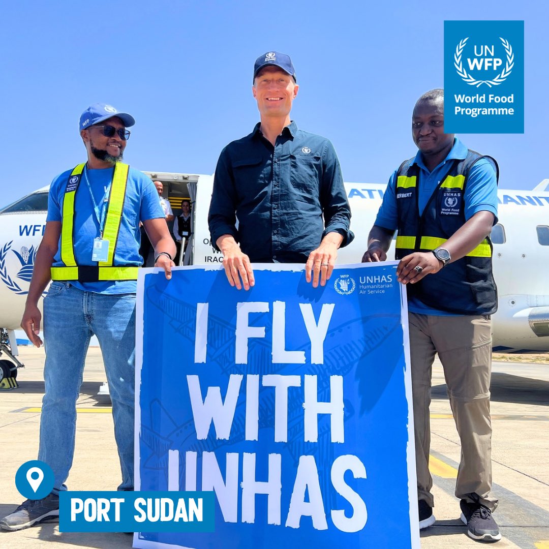 Thanks to @WFP Dep. Exec. Director @CarlSkau for flying w/ @WFP_UNHAS #Sudan 🇸🇩 UNHAS is transporting aid workers to Port Sudan from Amman & Nairobi Hopefully soon also from Port Sudan to Kassala This will enable humanitarians to better reach ppl affected by the #SudanCrisis