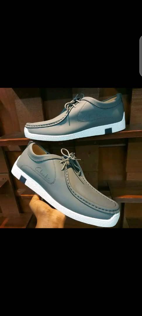 PairSneak's tweet photo. RESTOCKED!
Clarks Wallabees (leather)
In grey, navy- blue, black &amp; dark-brown
✖️Size 39-45
✖️KES 3500
DM to order / WhatsApp 
https://t.co/LXVidwsRje
Deliveries done countrywide at a fee, free within CBD🛍️
#sneakapairtoday https://t.co/dBGSkwUrzZ