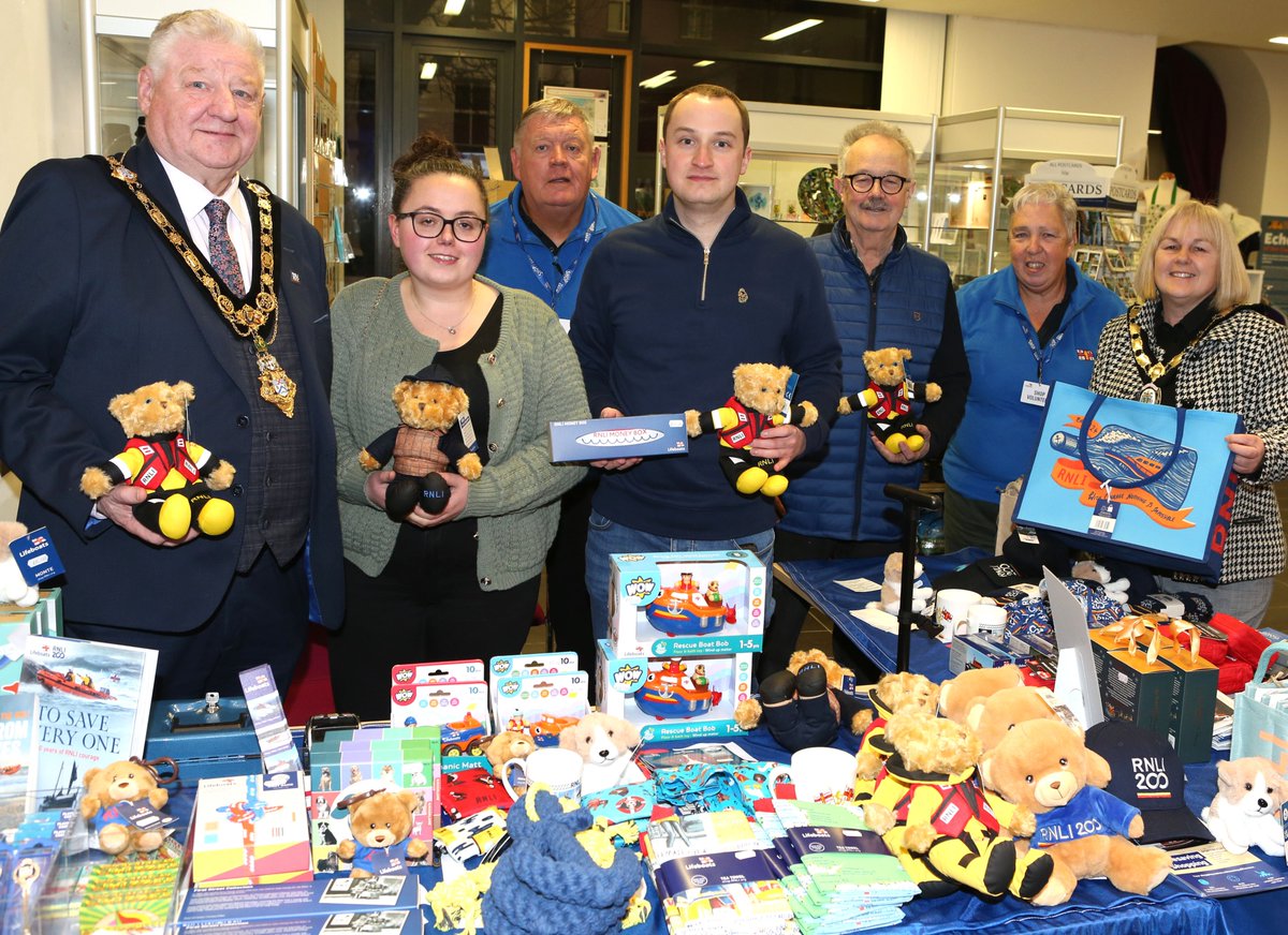 Over £10k raised for Mayor's Charity RNLI! The Mayor will hold his final collection for RNLI at Portrush Raft Race on 25th May. Read about previous Mayor and Deputy Mayor RNLI fundraising events here: bit.ly/3K6Y4Cp @PortrushRNLI @Redbaycrew @RNLI @portrushraft