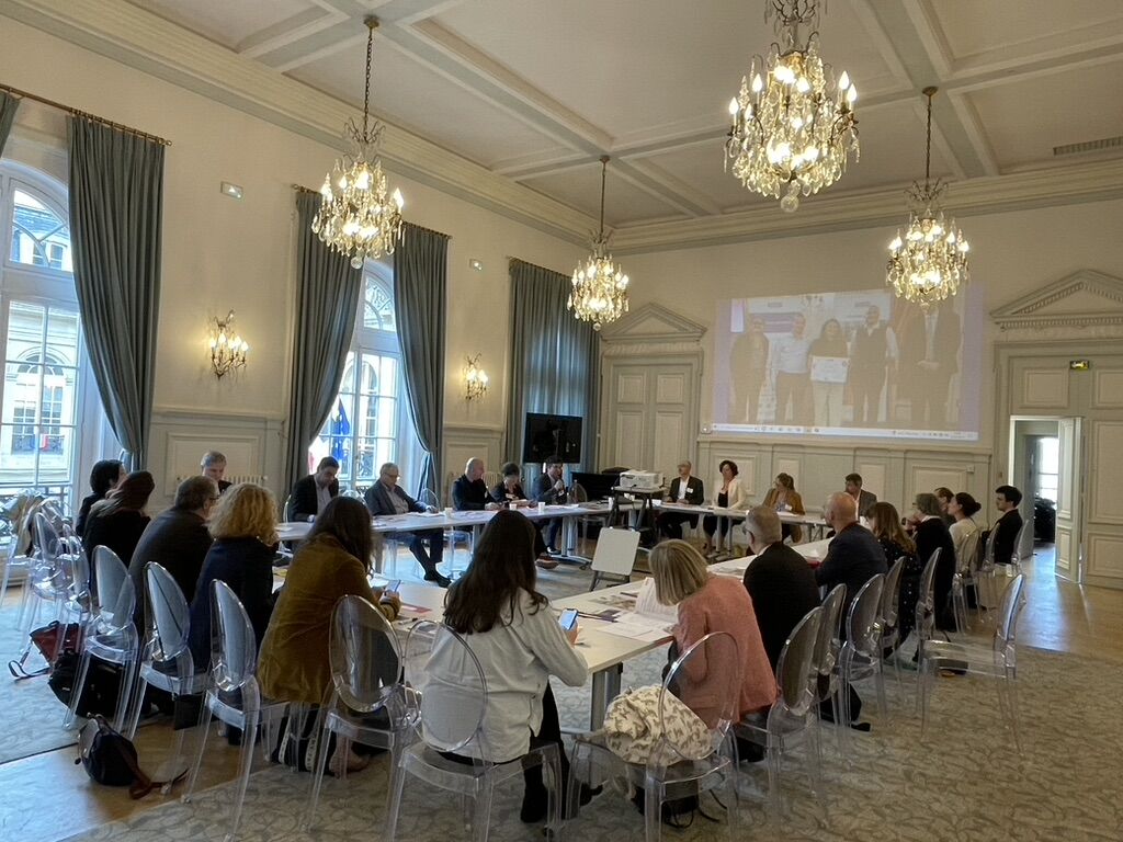 Assemblée Générale de TERRITORIA. Ouverture par notre présidente Sophie Primas, retour sur l'année passée et échanges avec nos partenaires sur les nouveaux projets de l'association. 

Signature du nouveau partenariat avec la MACIF, parrain du prix "Enjeux environnementaux".