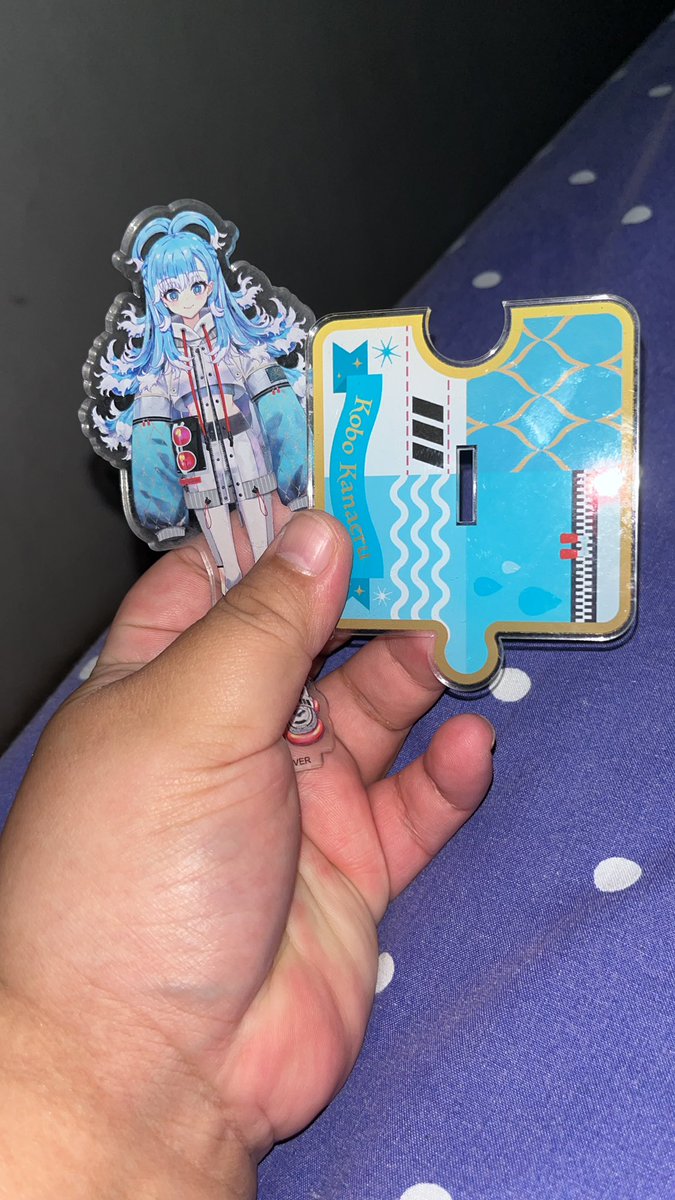 fallforjisoo's tweet photo. Haloooo, dalam rangka aku mau pensi dr dunia Vtuber— aku mau jual beberapa akrilik Kobo. Ini barang gak pernah aku buka dari plastiknya 

Per akrilik Rp 400 ribu, nego boleh dm ajaa. https://t.co/5WL09WpG5k