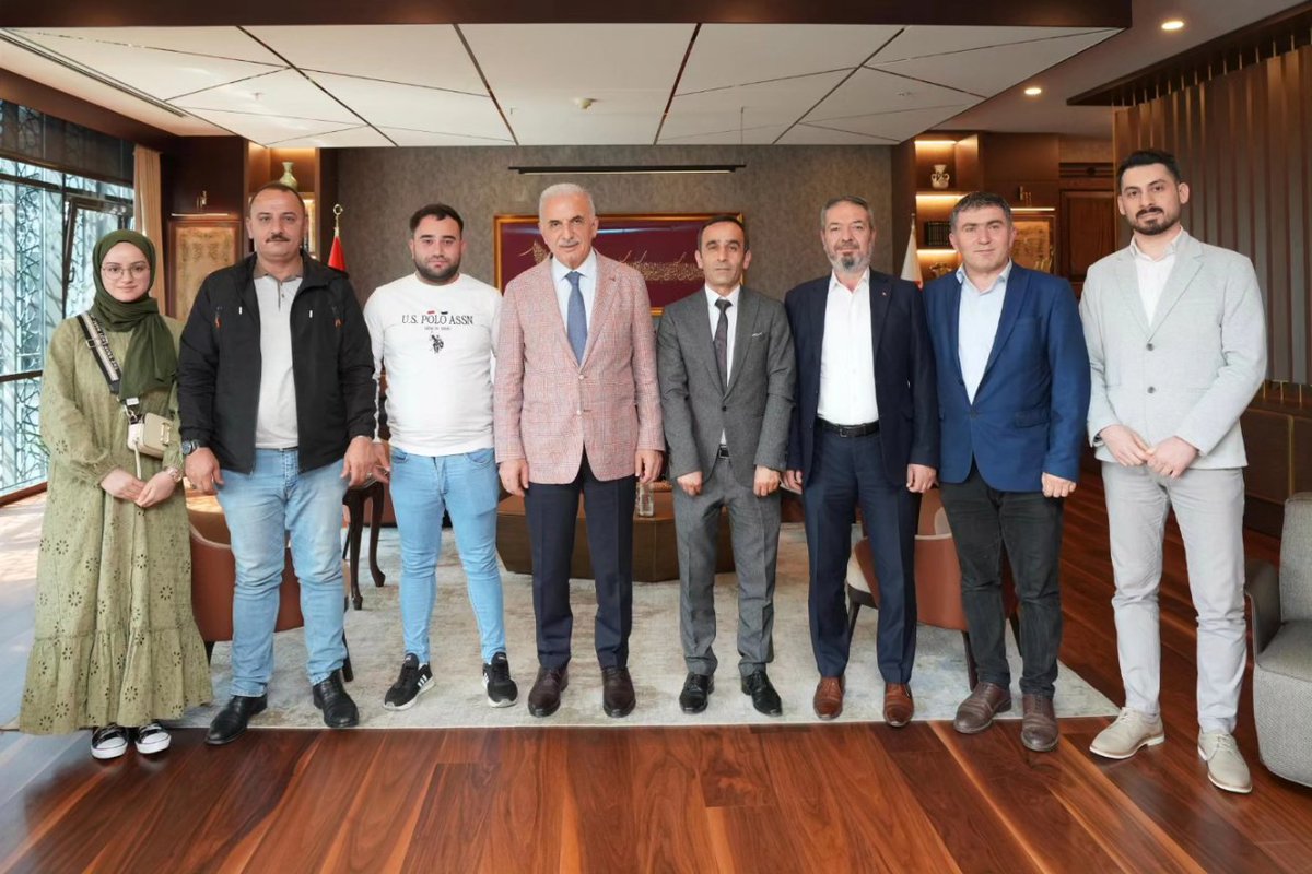 Ümraniye Yeşilay Başkanı Erdal Canel ve Ümraniye Tokatlılar Derneği Başkanı Ayhan Özdemir ile yönetimlerini misafir ettik. Yeni hizmet dönemimiz vesilesiyle hayırlı olsun dilekleri ve nazik ziyaretlerinden dolayı teşekkür ediyorum.