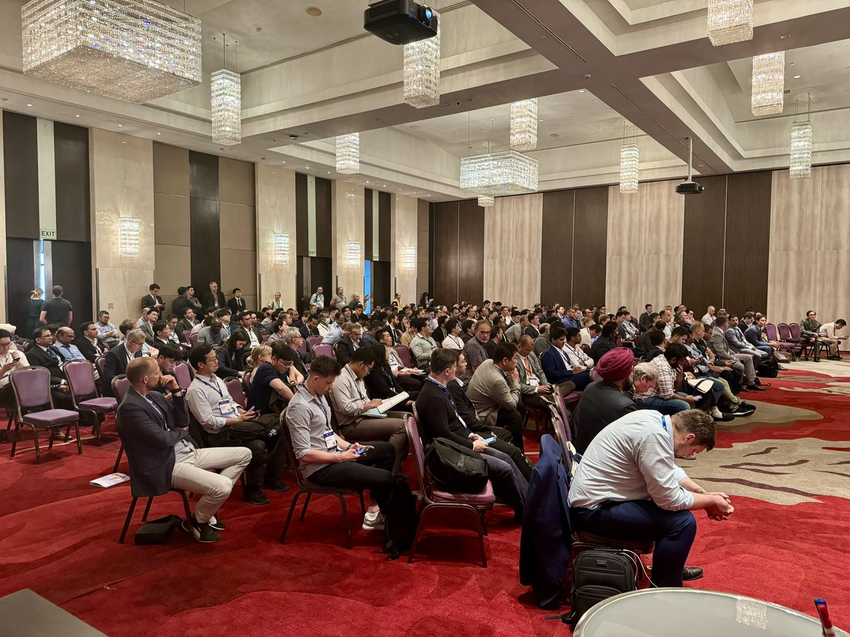 It was a great honour to present the <a href="/AOSpine/">AO Spine</a> Knowledge Forum #Degenerative systematic review on risk factors for failure in decompression only #surgery for #degenerative #lumbar #spondylolisthesis in front of the completely jam packed lecture room at the #GSC2024