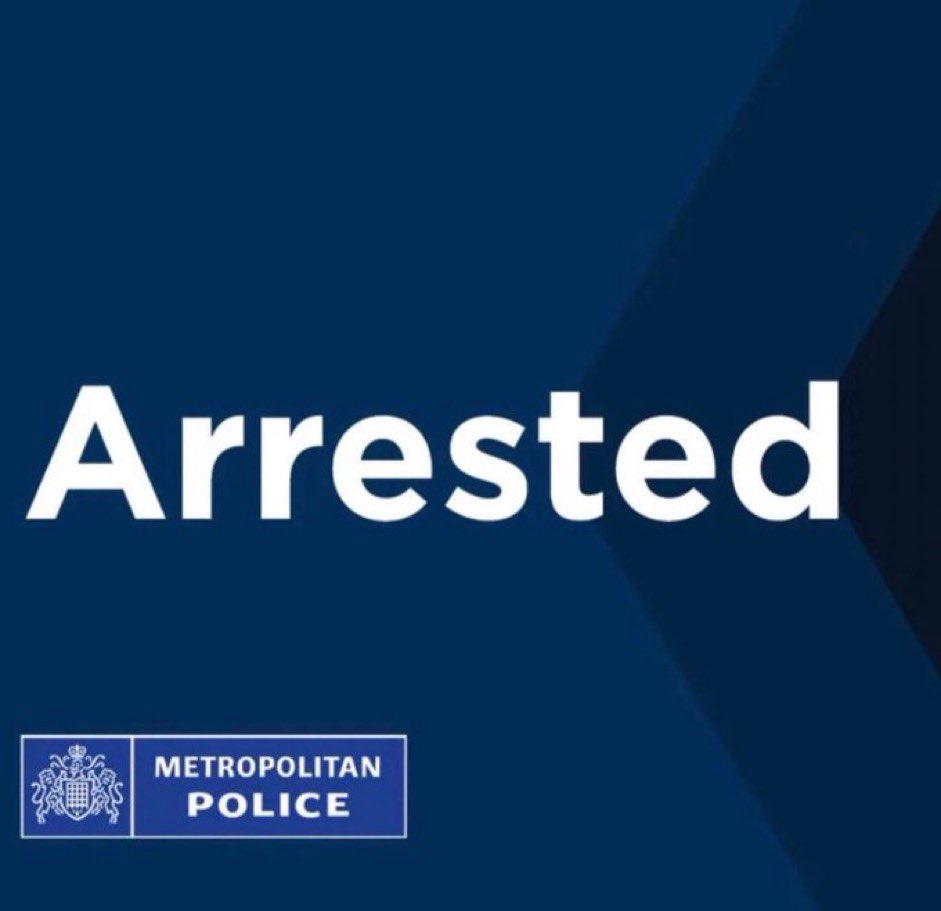 #HeathwayTeam while on patrol,spotted & arrested male wanted for FTA for theft  #OpSceptre #MyLocalMet #CommunityPolicing @LocalCrimeBeats
@essex_Crime @lbbdCouncil @MPSBarkDag #1790EA