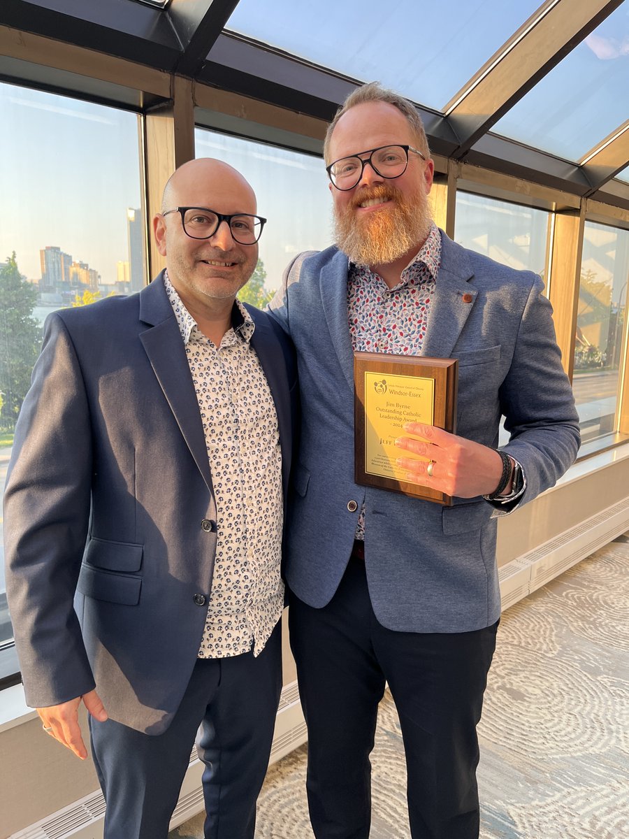 The Jim Bryne Award is presented annually to an administrator who exemplifies the vision and mission of both @CPCO Windsor-Essex and the WECDSB and last night, it was given to Jeff Fairlie, Principal at @ladwecdsb. Mr. Fairlie, right, was recognized for his calm presence and