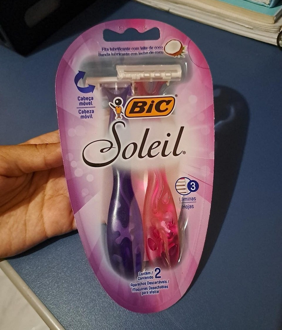 BIC Aparelho De Depilar Soleil Rosa E Roxo Com Fita Lubrificante De Óleo De Coco 919463 2 Unidades