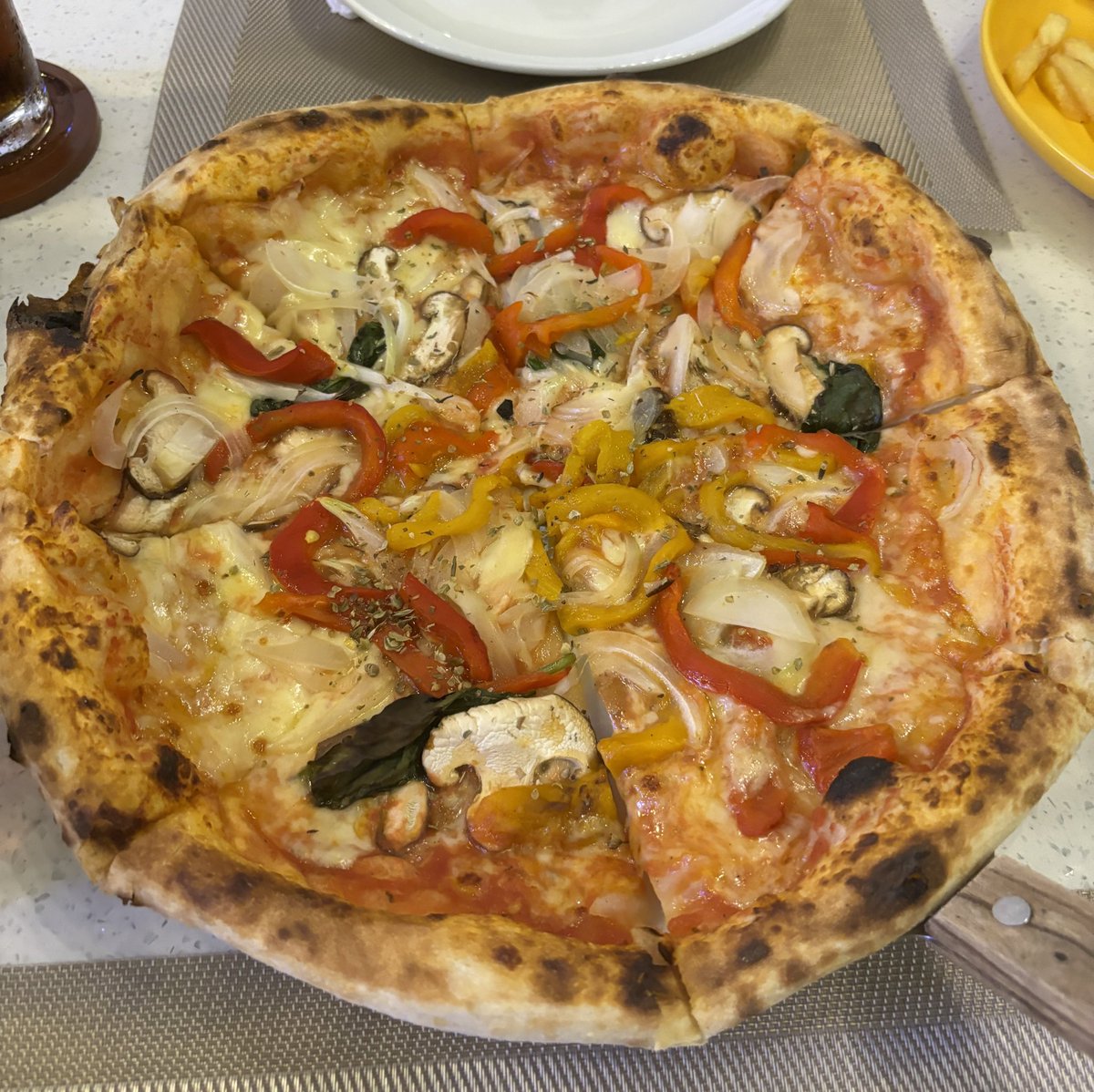 RepeatTravels's tweet image. Pizza night in Da Nang at Bravo Pizza! The veggie pizza hit the spot, but the Panzerotti - WOW! Like a lighter, fluffier calzone - amazing!  Owner learned the craft in Italy. 
#DaNangEats #PizzaPerfection #BravoPizza #pizza #foodie
