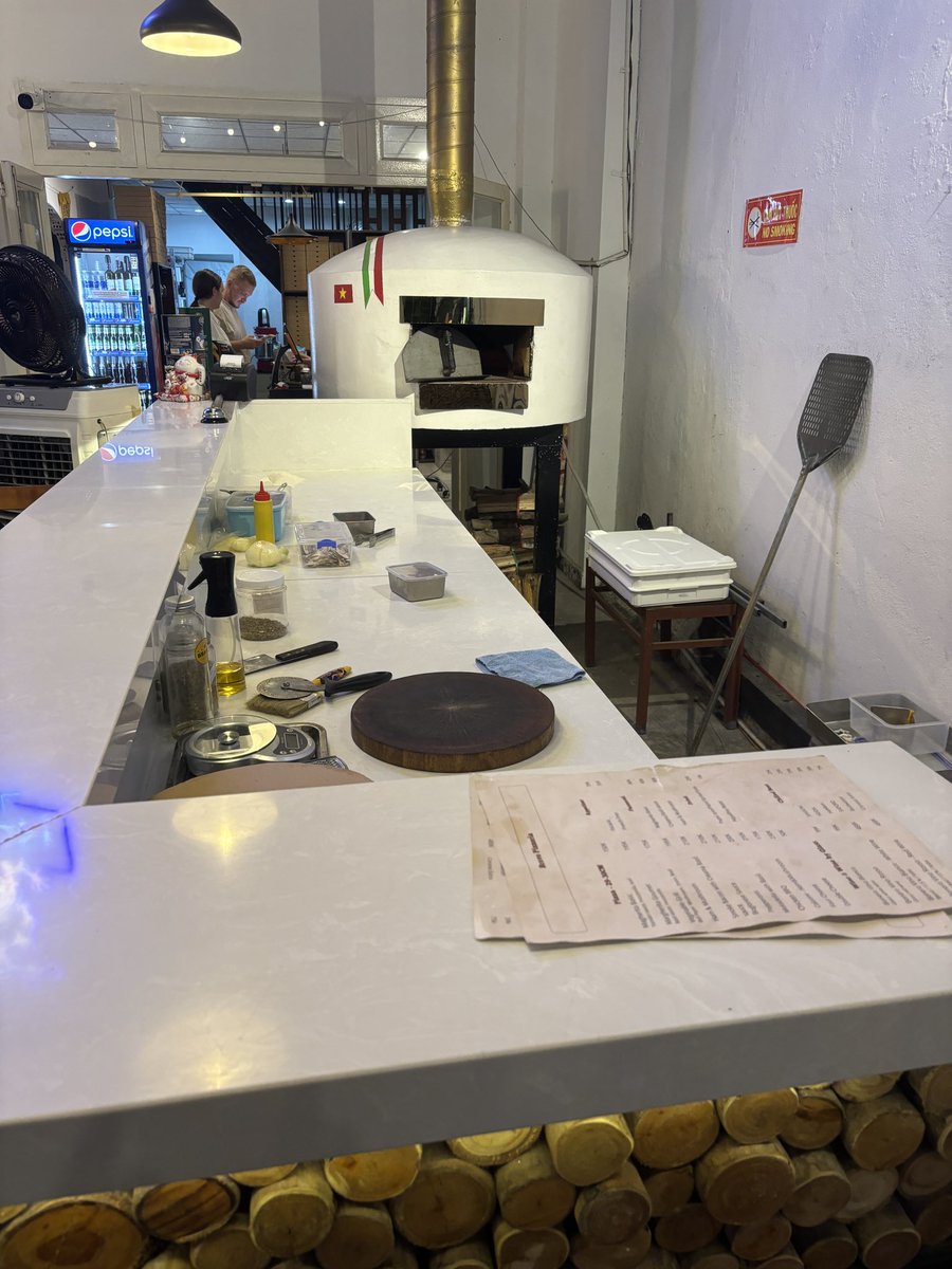 RepeatTravels's tweet image. Pizza night in Da Nang at Bravo Pizza! The veggie pizza hit the spot, but the Panzerotti - WOW! Like a lighter, fluffier calzone - amazing!  Owner learned the craft in Italy. 
#DaNangEats #PizzaPerfection #BravoPizza #pizza #foodie